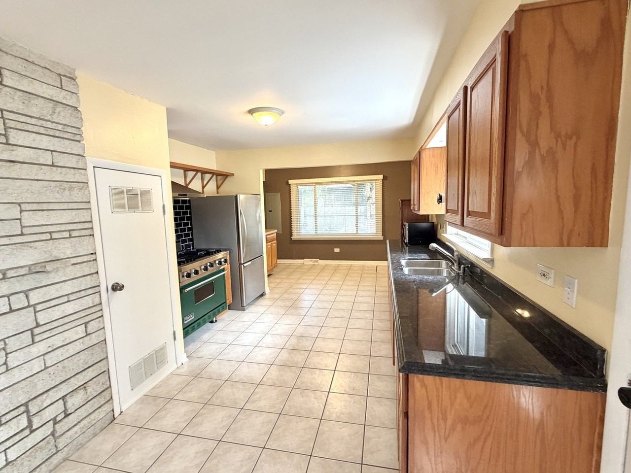 33517 N Greentree Rd - Photo 5 of 15