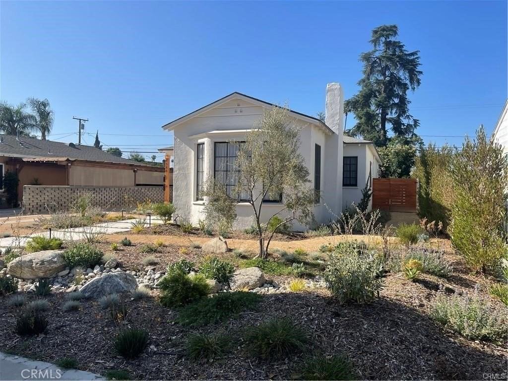 4586 Sunnyside Dr - Photo 2 of 36