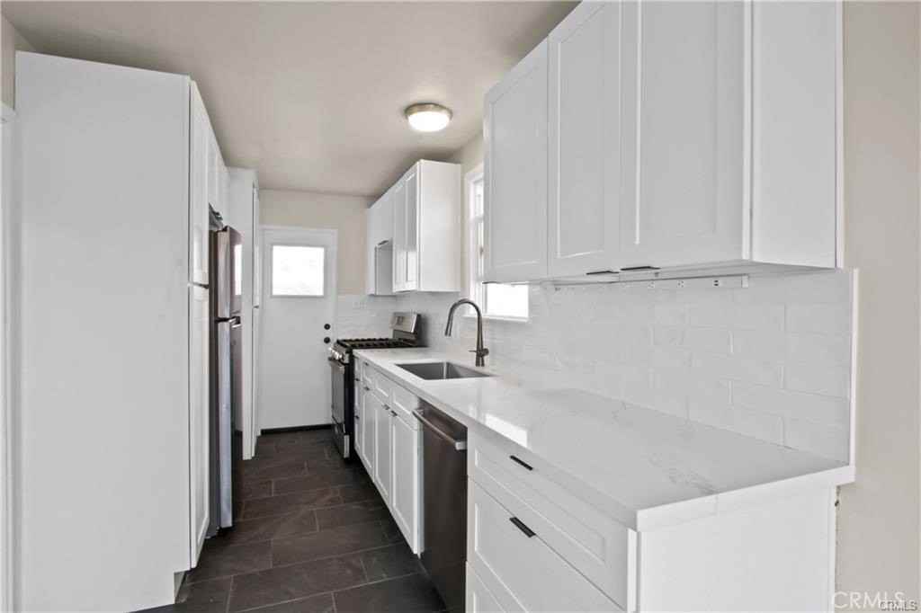 33921 Malaga Dr - Photo 6 of 20
