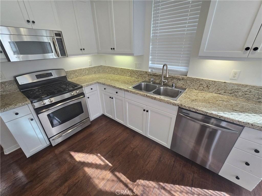 230 W Sparkleberry Ave - Photo 7 of 26
