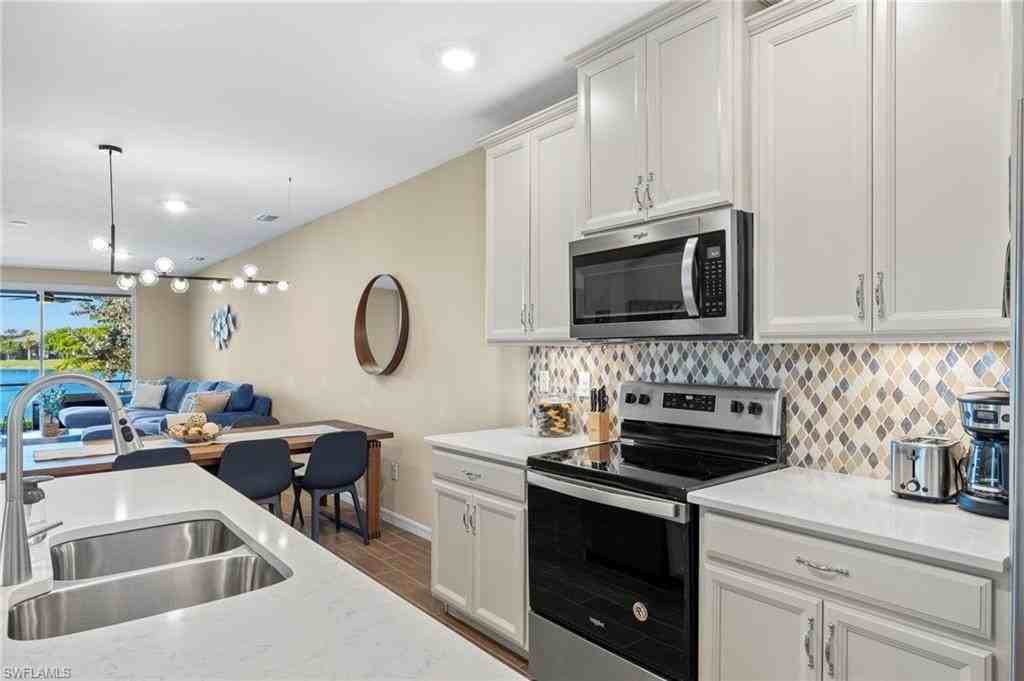 14644 Edgewater Cir - Photo 7 of 39