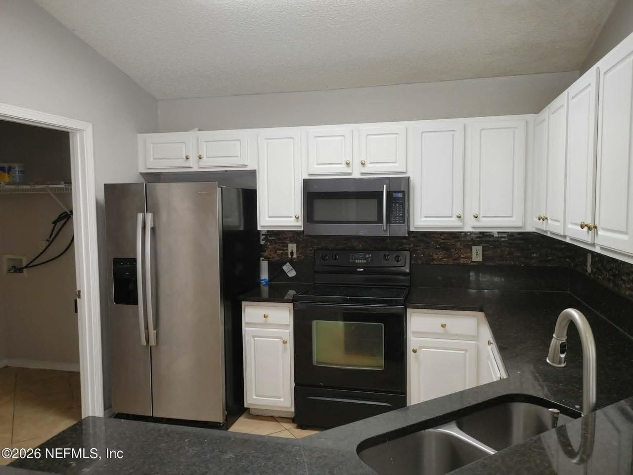 7548 Cliff Cottage Dr - Photo 3 of 17