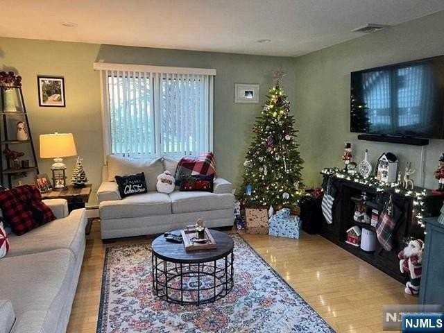 424 Union St #1stFL - Photo 2 of 9