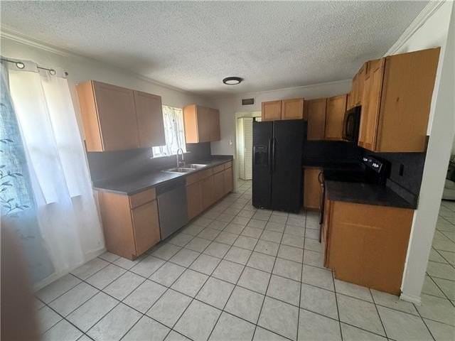 414 Johns Hopkins Dr - Photo 4 of 9