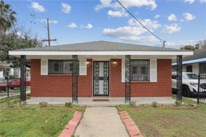 featured image of 7551 Oak St