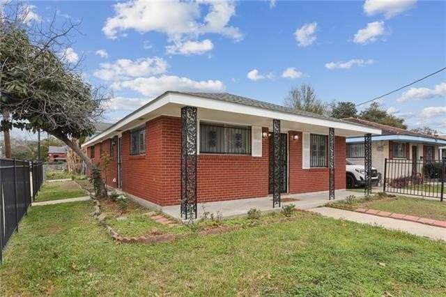 7551 Oak St - Photo 2 of 21