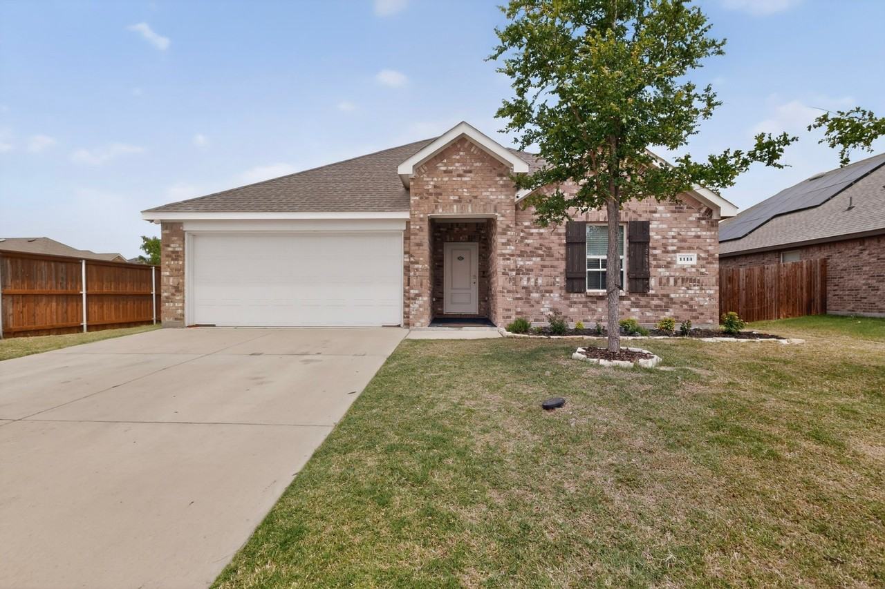 1114 Emerald Gate Dr - Photo 6 of 39