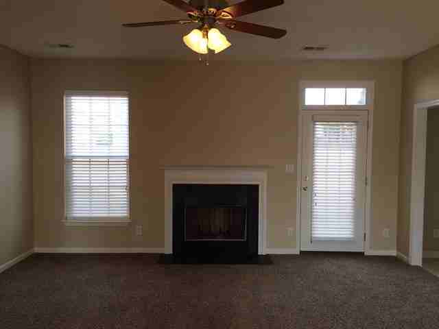 111 Eagle Point Ct - Photo 3 of 9