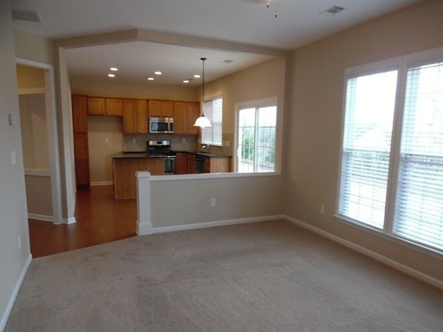 818 Poplar Terrace - Photo 3 of 9