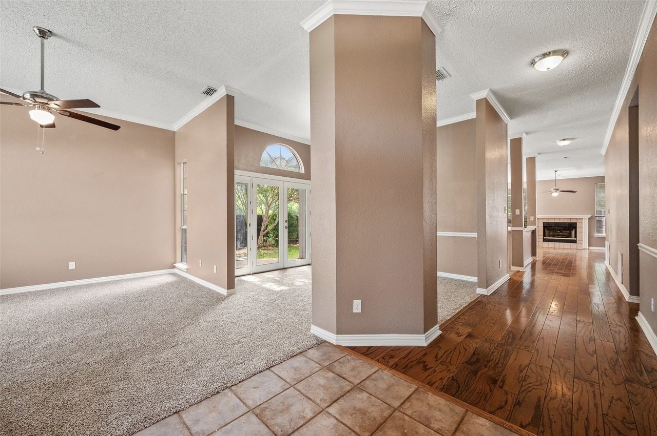 5837 Poole Dr - Photo 2 of 27