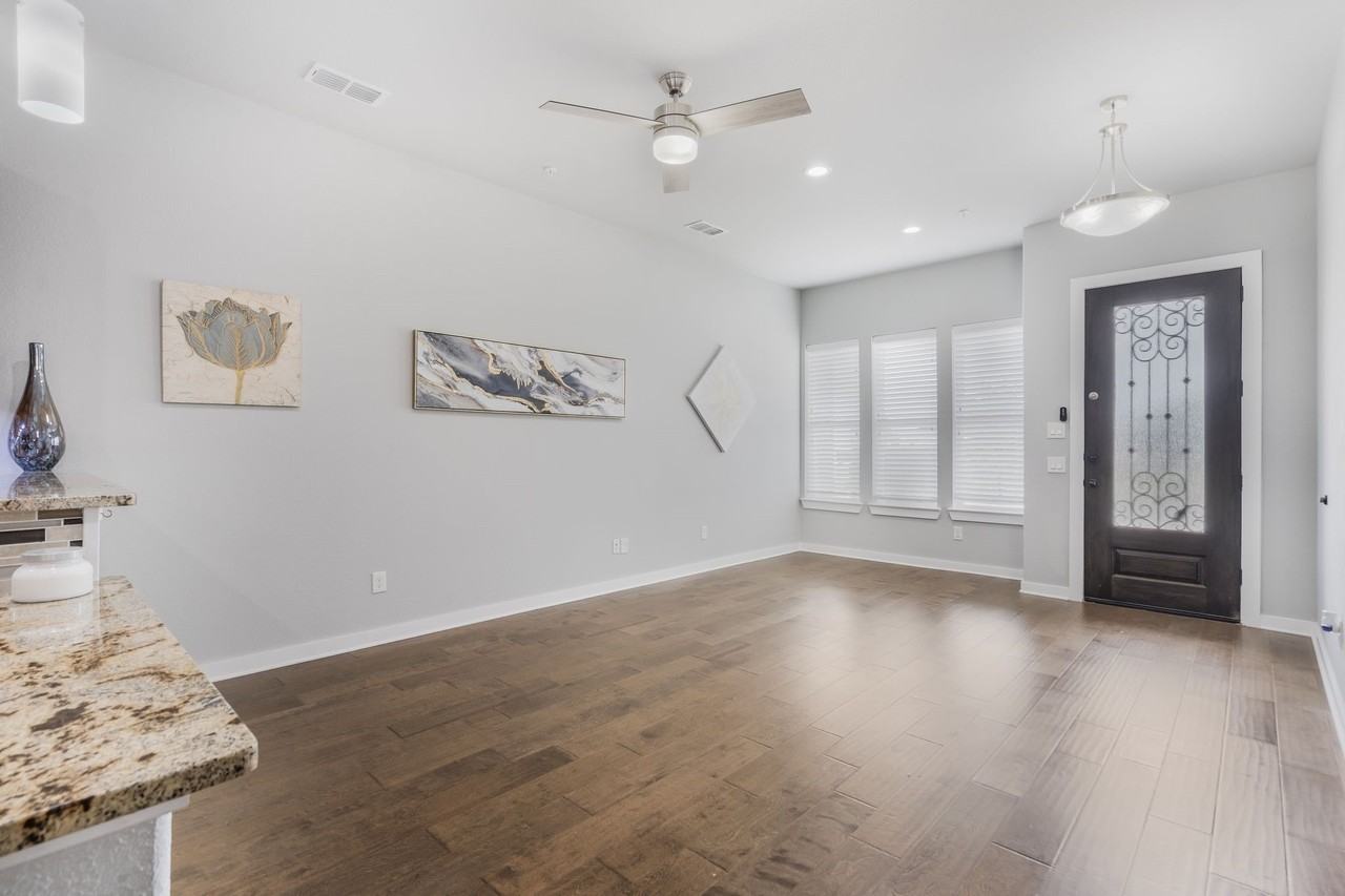 5871 Rivendell Dr - Photo 7 of 33