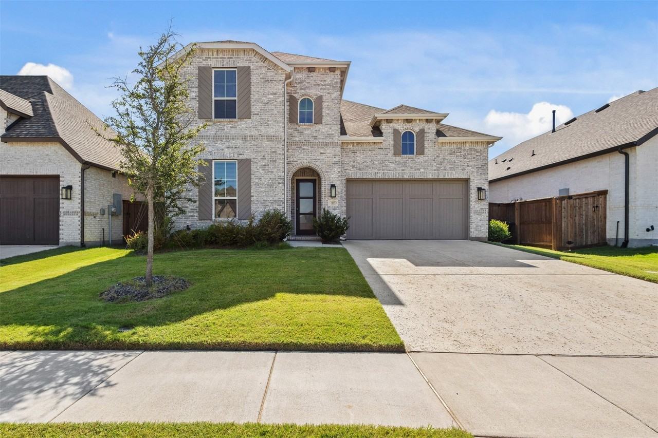 1825 Rough Ridge Trl - Photo 2 of 37