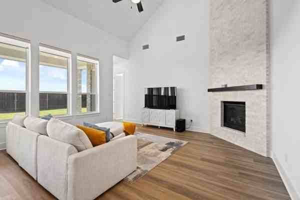 1825 Rough Ridge Trl - Photo 7 of 37