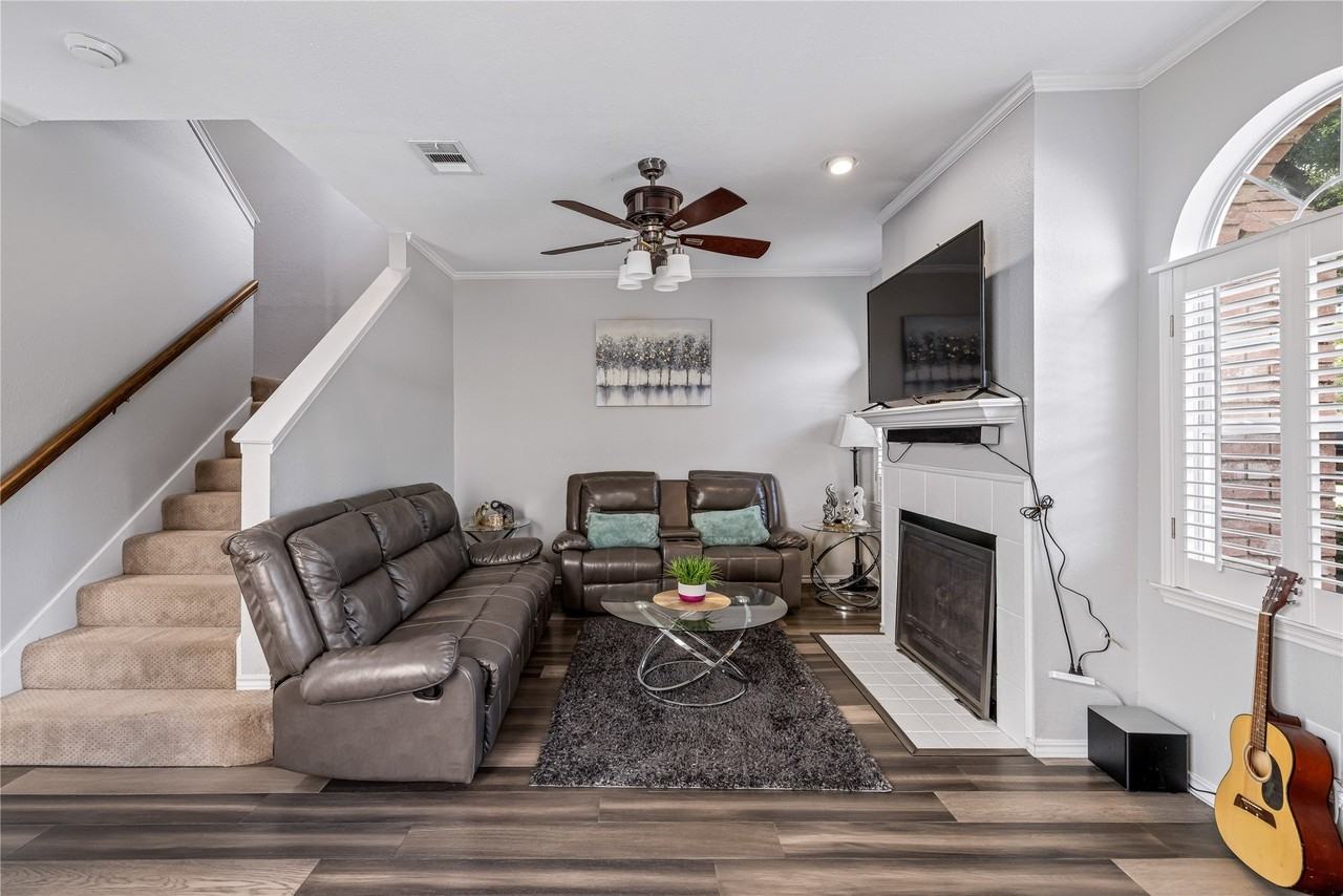 6011 Barrington Ct - Photo 5 of 28