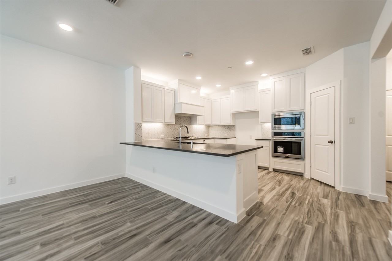 1540 Navasota Trl - Photo 5 of 23