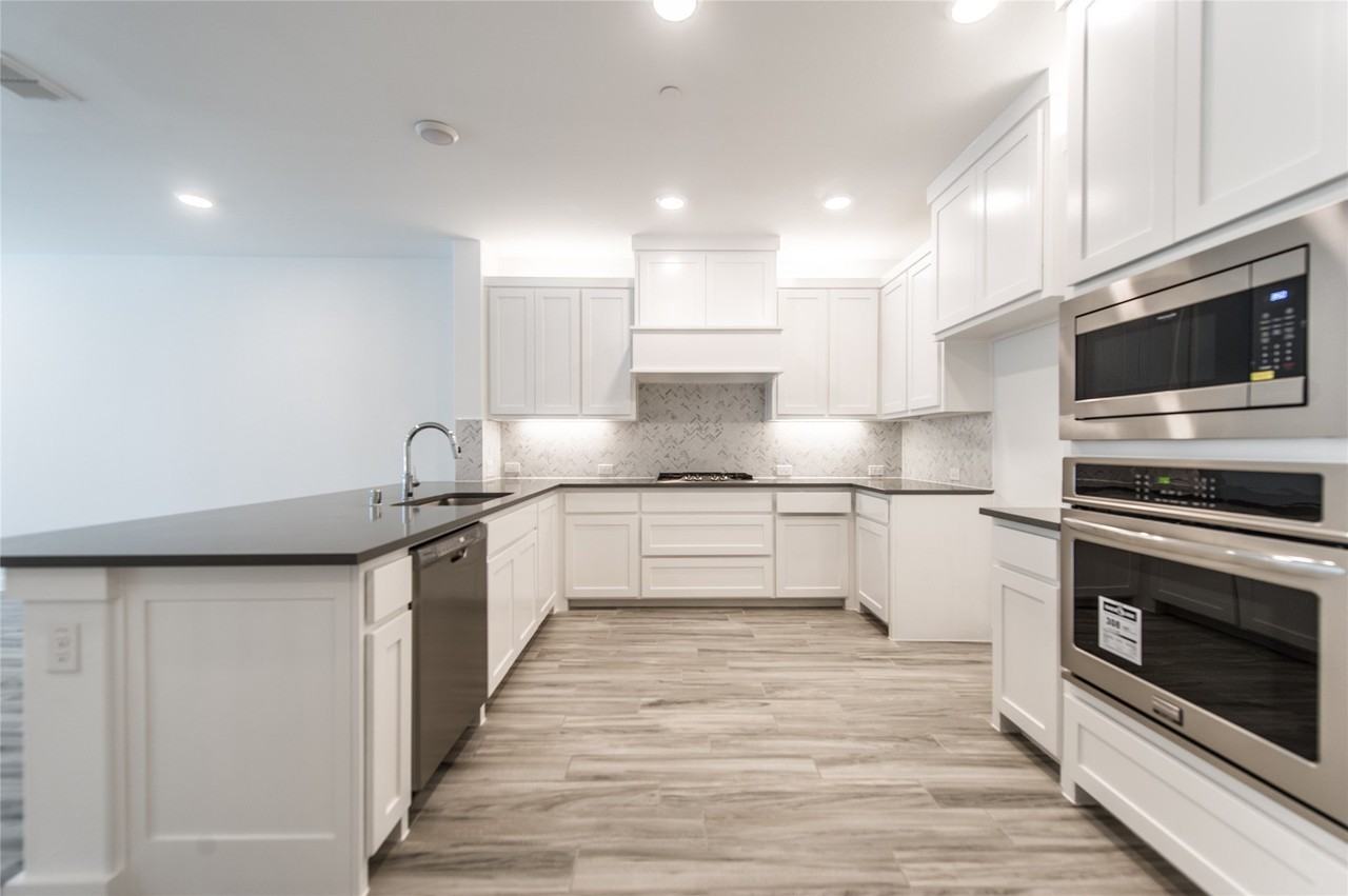 1540 Navasota Trl - Photo 6 of 23