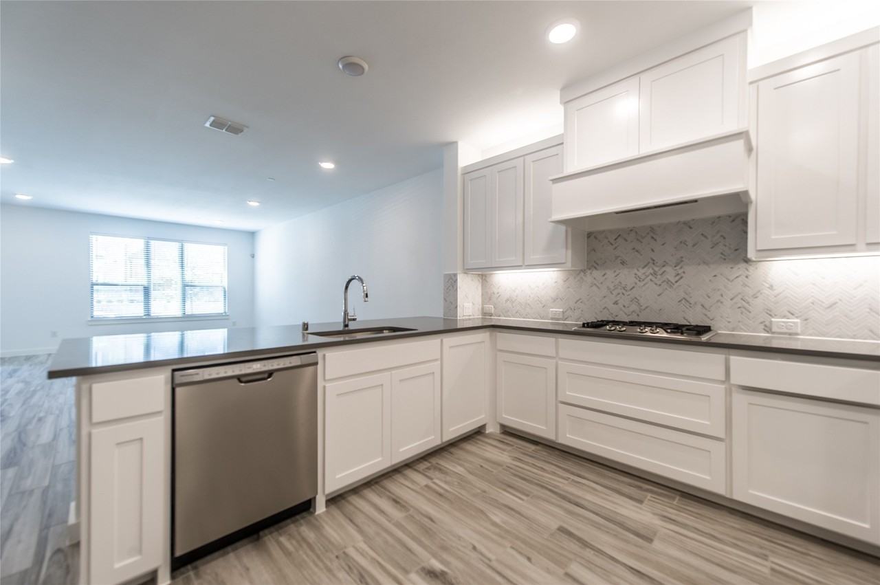 1540 Navasota Trl - Photo 7 of 23