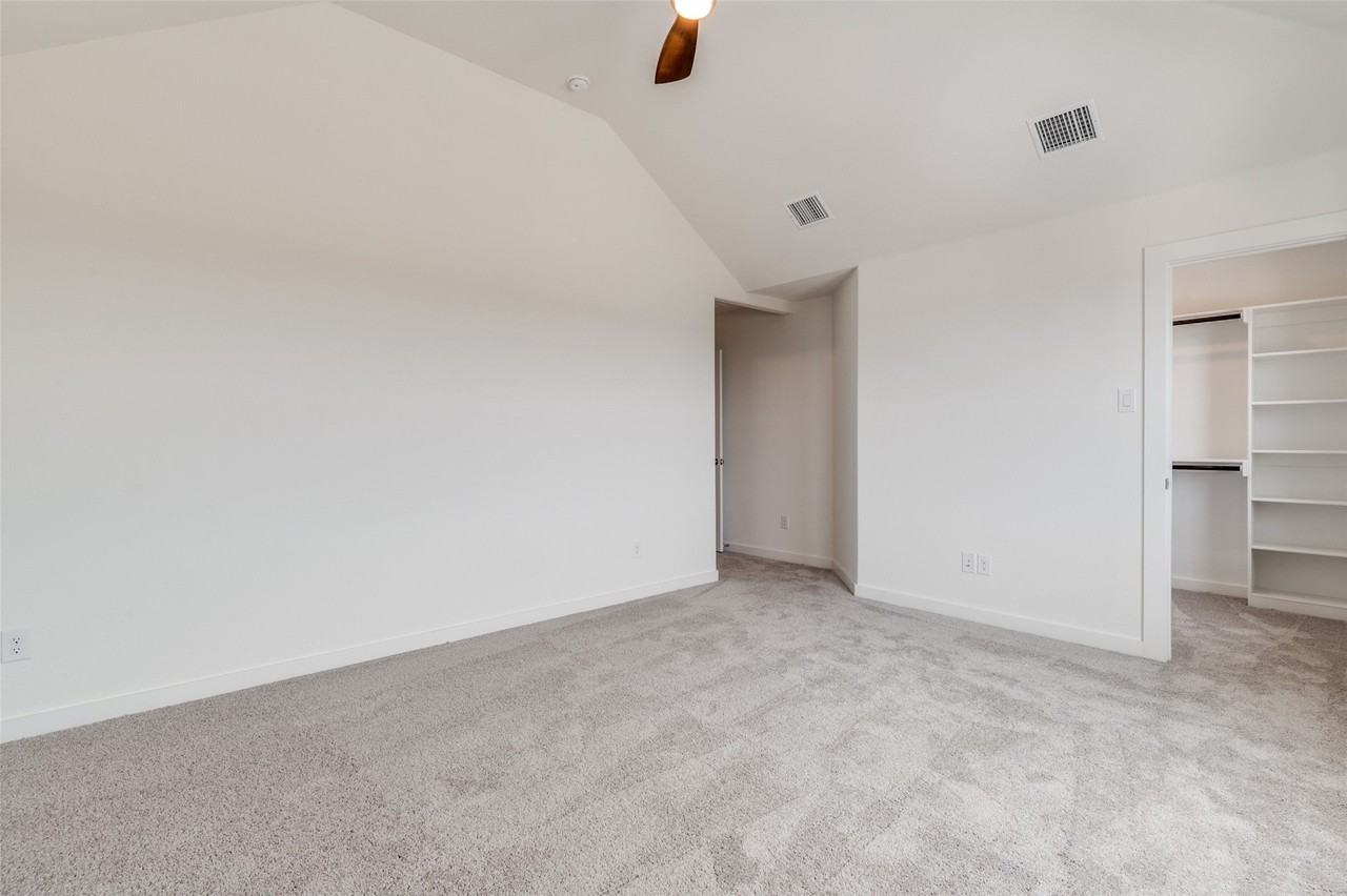 4807 Alliance St - Photo 7 of 12