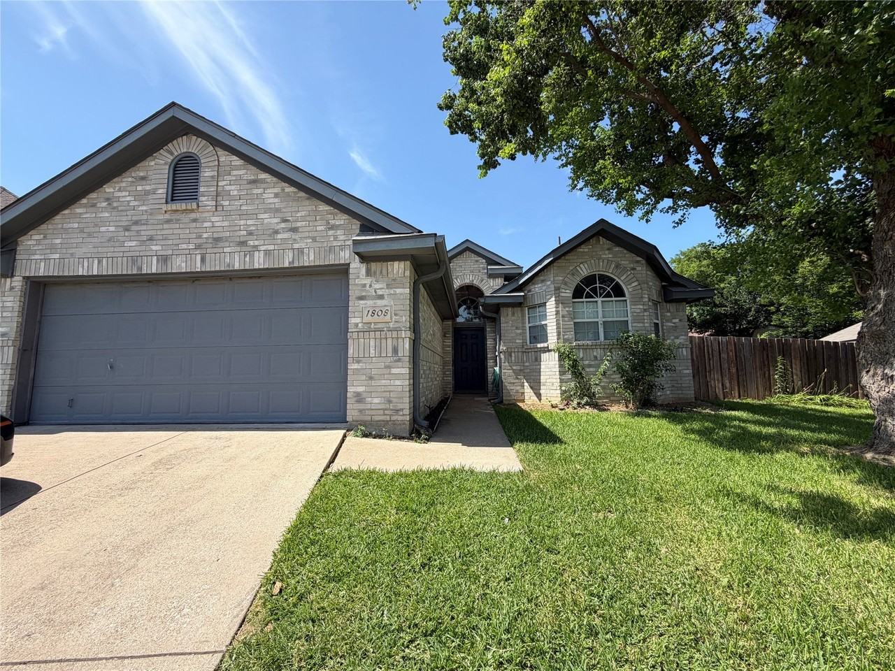 1808 Haley Cir - Photo 2 of 16