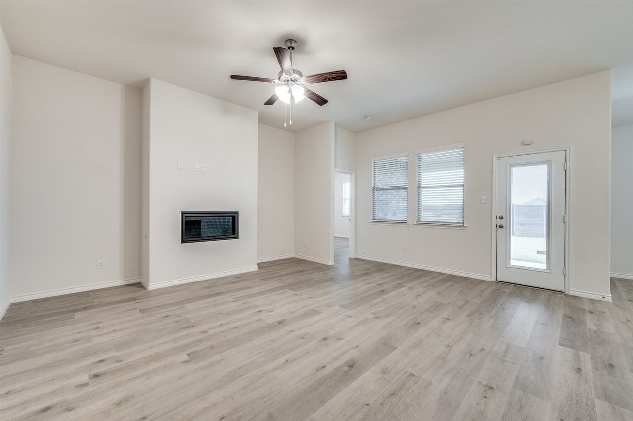 3512 Honey Hill Rd - Photo 4 of 25
