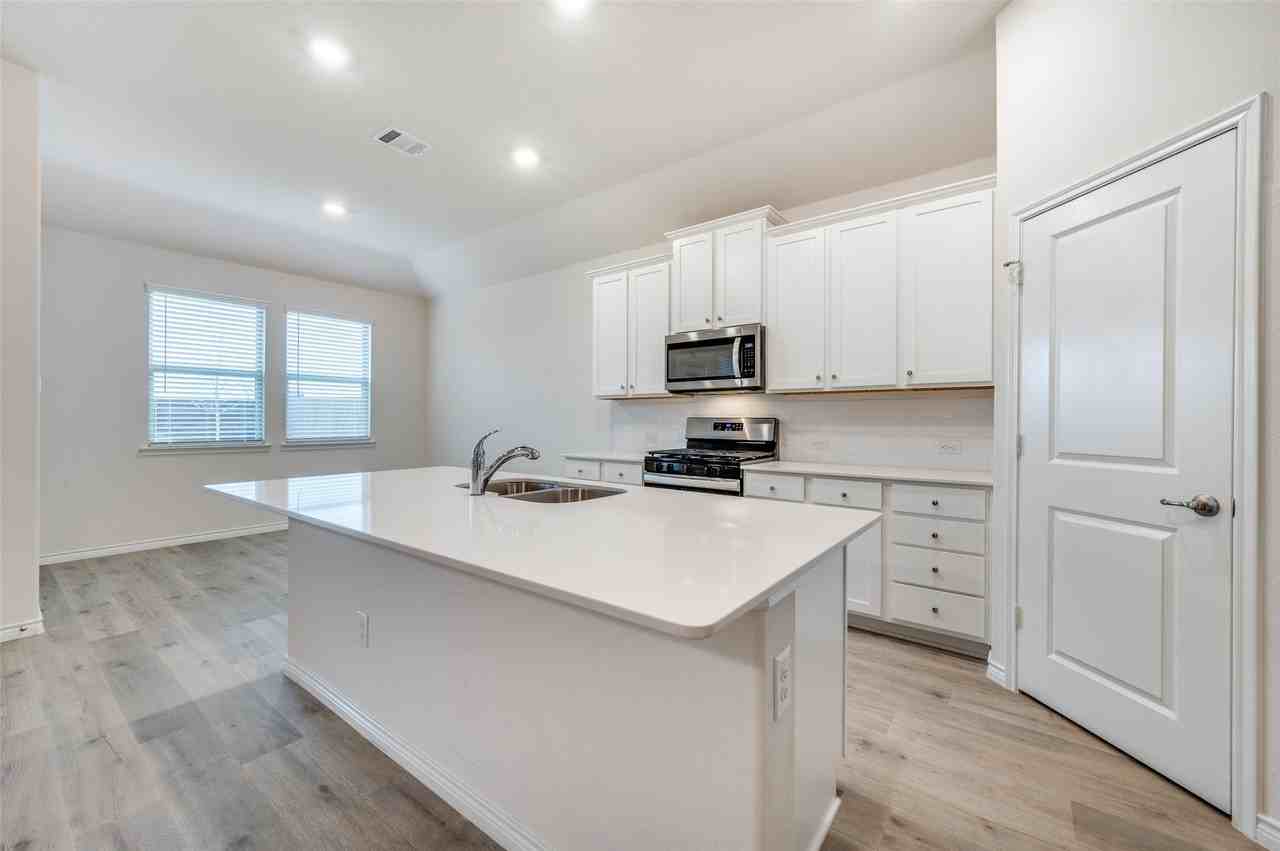 3512 Honey Hill Rd - Photo 7 of 25