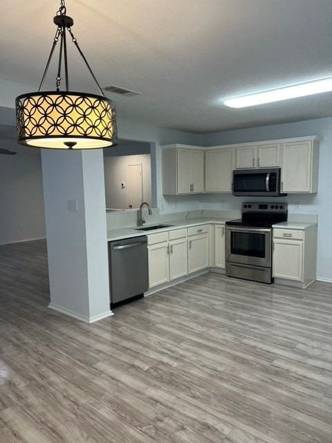 2132 Van Zandt Dr - Photo 3 of 16