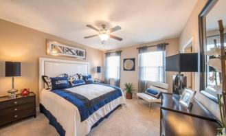 6044 E Lovers Ln - Photo 1 of 1