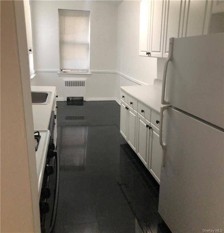 2090 Barnes Ave #3E - Photo 3 of 13
