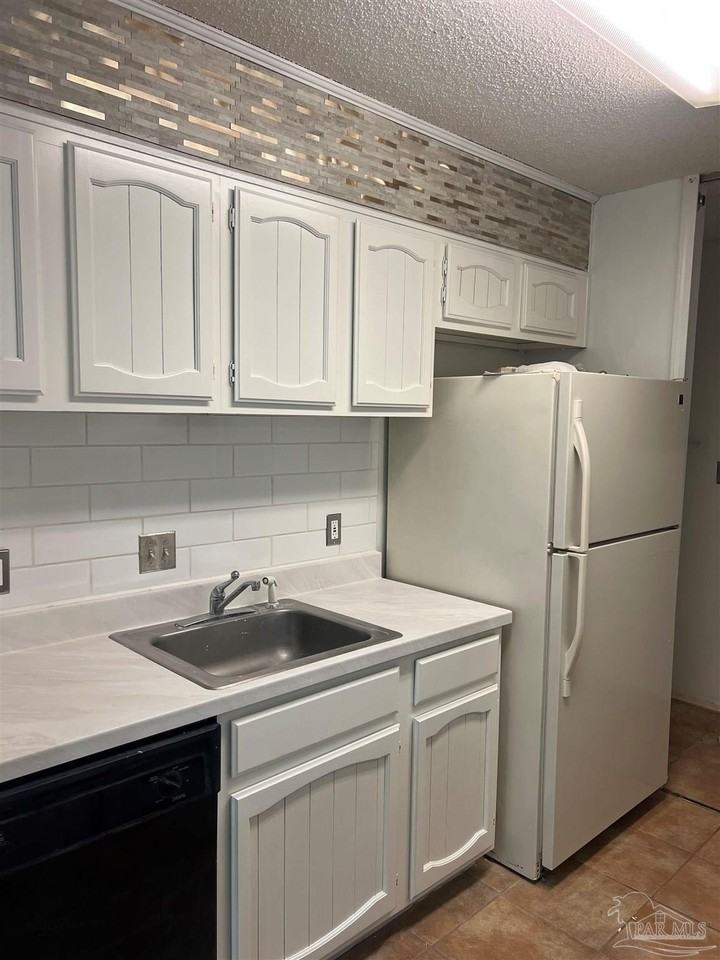 2201 Scenic Hwy #K6 - Photo 2 of 13
