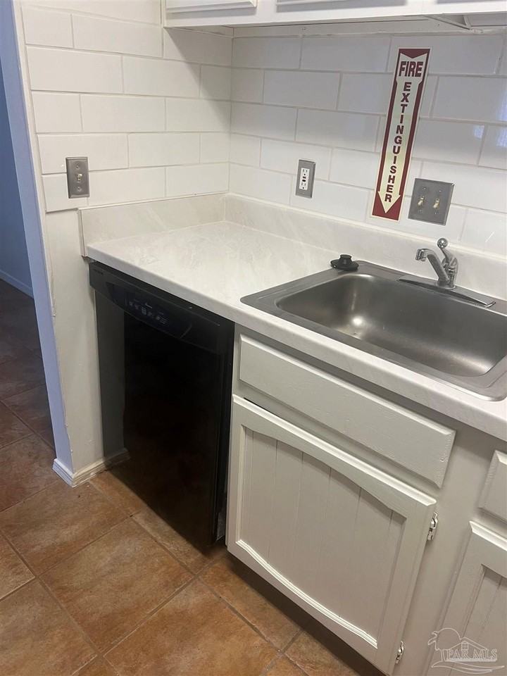 2201 Scenic Hwy #K6 - Photo 5 of 13