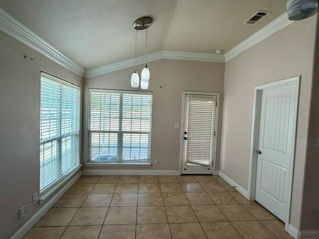 625 Memorial Ct - Photo 5 of 16