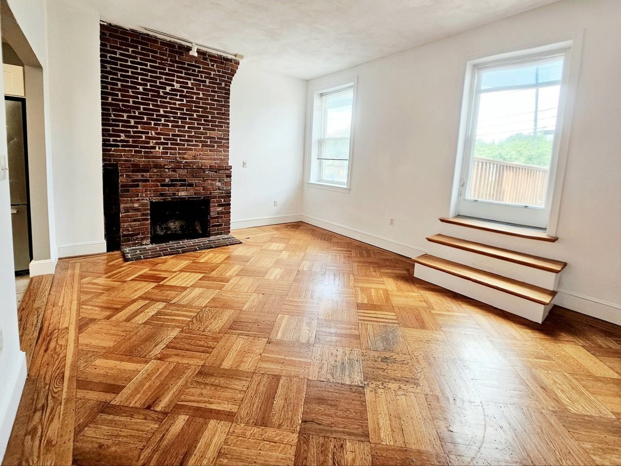 1714 Beacon St #11 - Photo 6 of 8