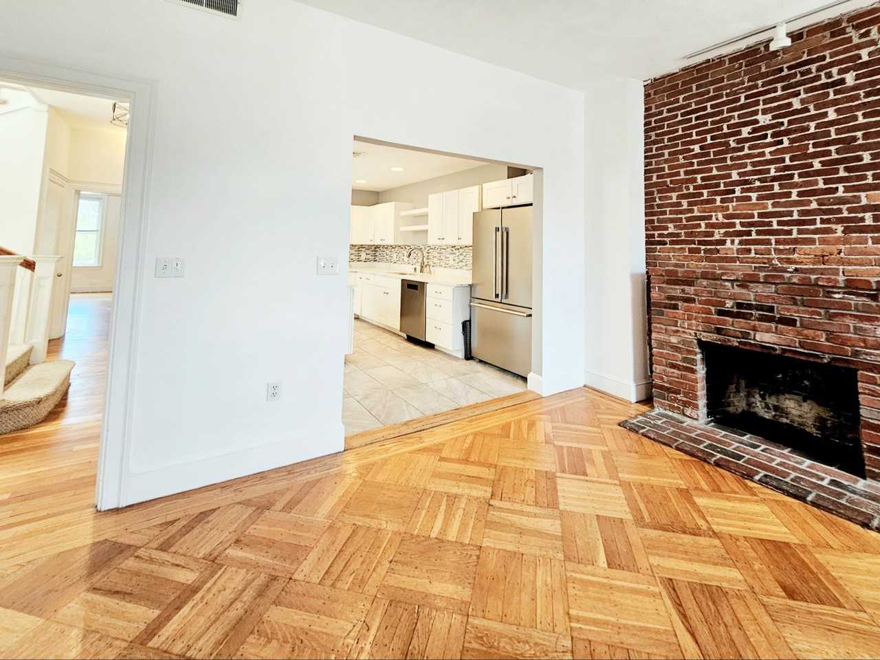 1714 Beacon St #11 - Photo 7 of 8