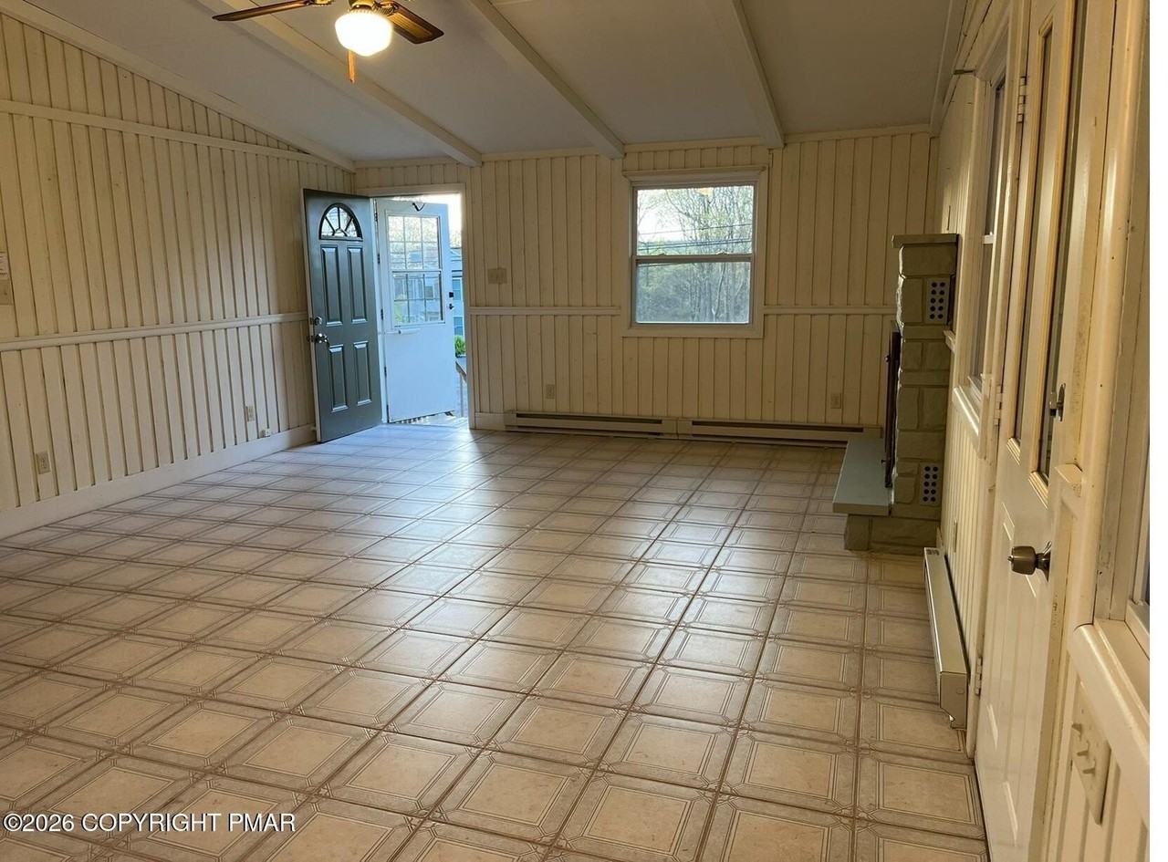 548 Mountain Rd - Photo 7 of 20