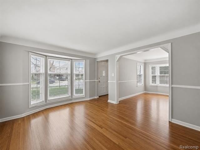 1646 S Bates St - Photo 4 of 20