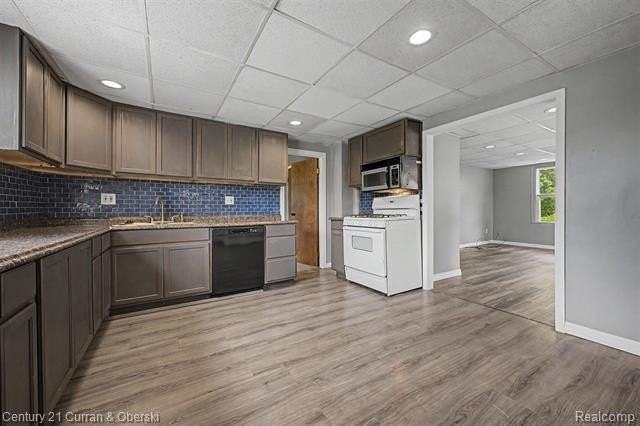 24915 Saint Paul Blvd - Photo 3 of 21