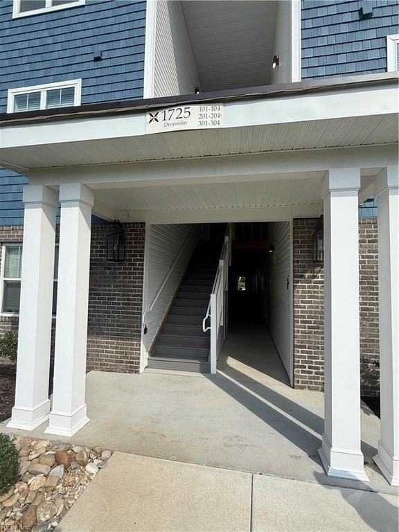 1725 Dromolin Dr #105 - Photo 3 of 22
