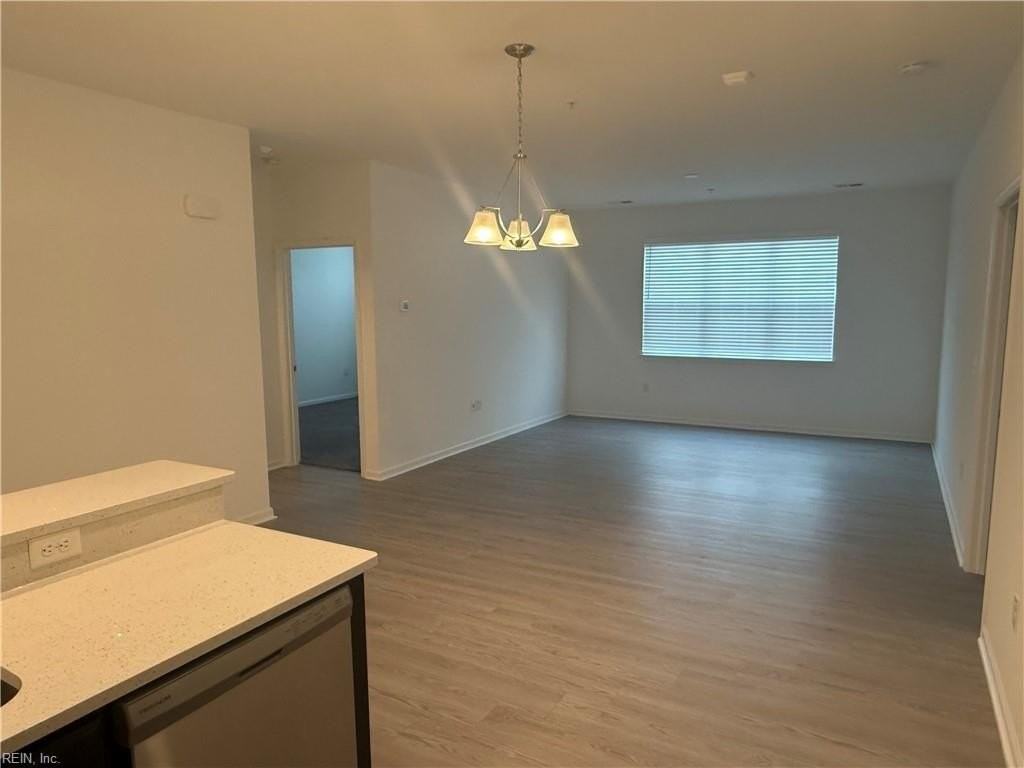 1725 Dromolin Dr #105 - Photo 7 of 22