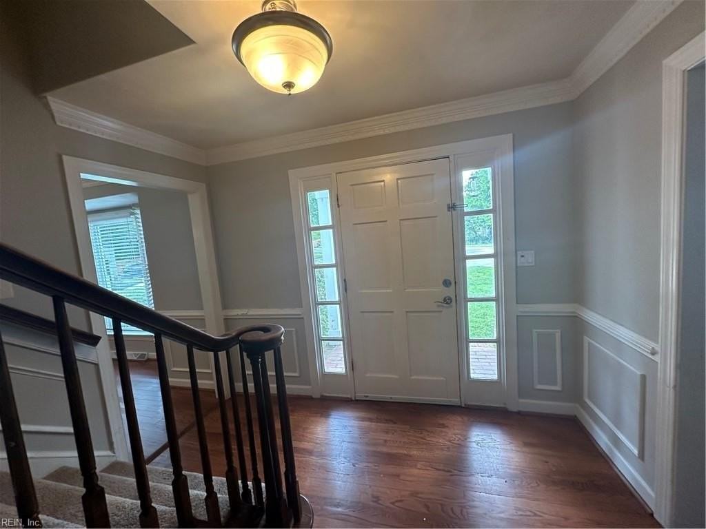 608 Hearndon Ct - Photo 2 of 38