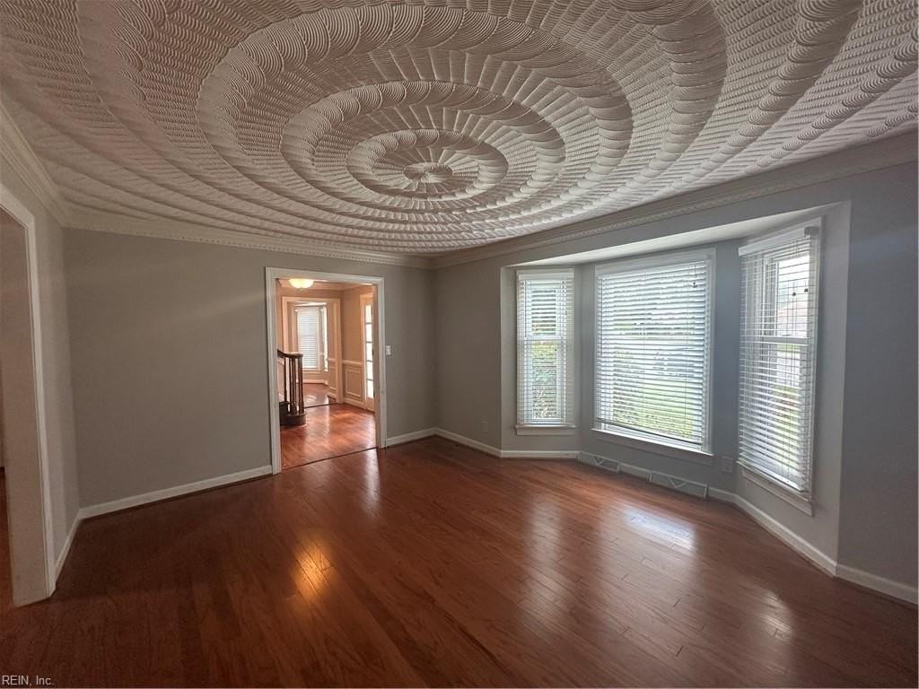 608 Hearndon Ct - Photo 5 of 38