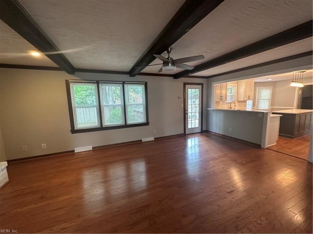 608 Hearndon Ct - Photo 6 of 38