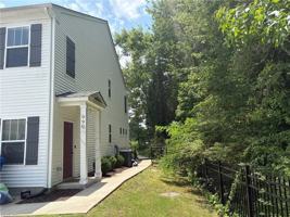 featured image of 990 Jefferson St