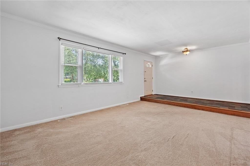 2348 Great Neck Cir - Photo 5 of 40