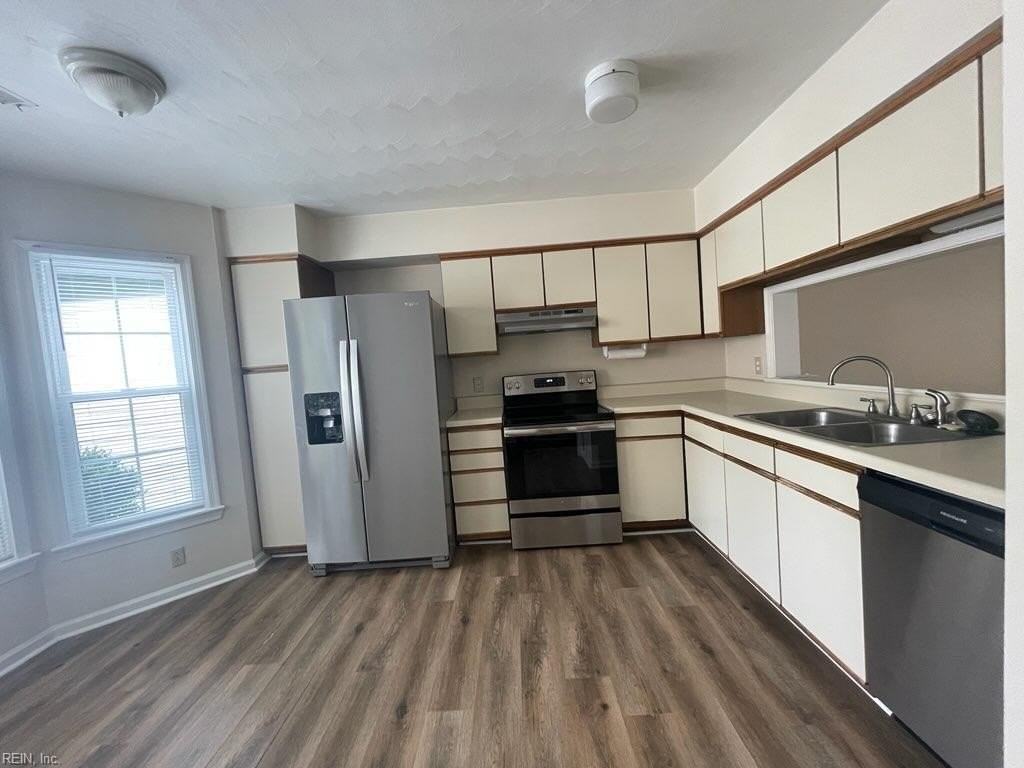 4613 Stonebridge Ln - Photo 4 of 22