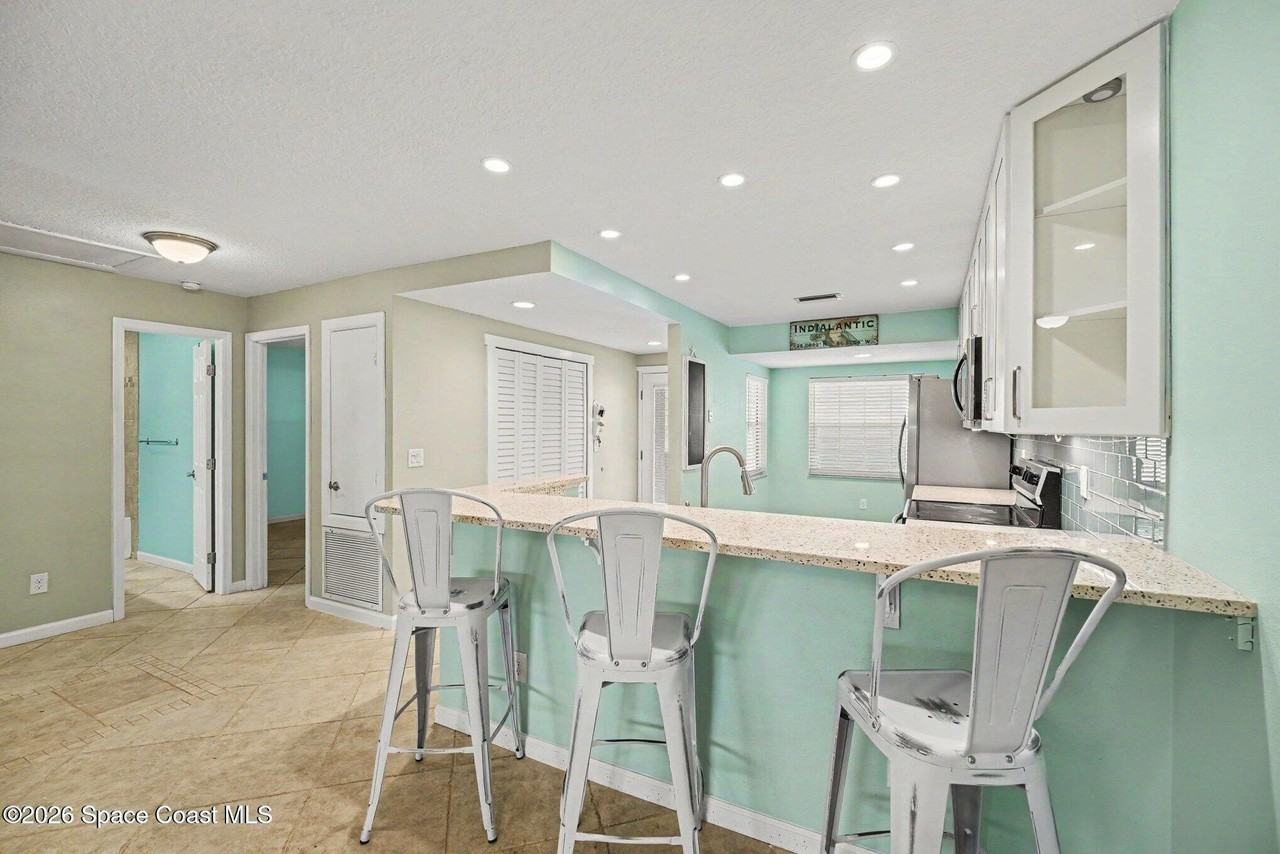 290 Paradise Blvd #2 - Photo 4 of 20
