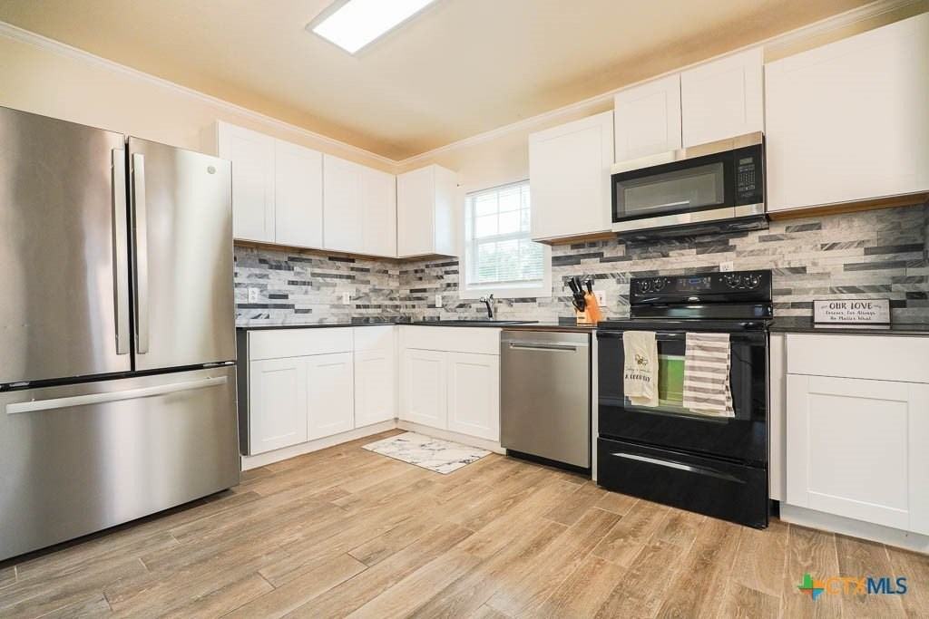 913 Hander Ln - Photo 5 of 17