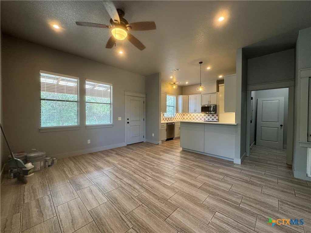 290 Hugo Rd - Photo 3 of 21