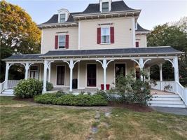 featured image of 20 Greenough Pl #1A