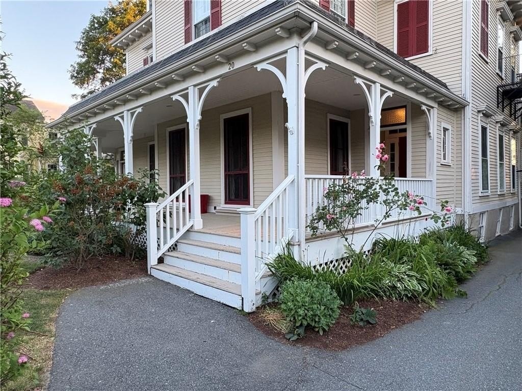 20 Greenough Pl #1A - Photo 2 of 26