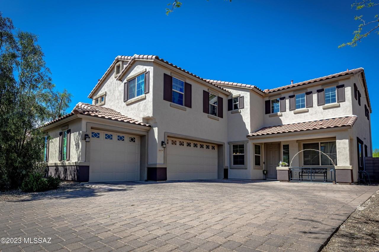 8479 N Gaetano Loop